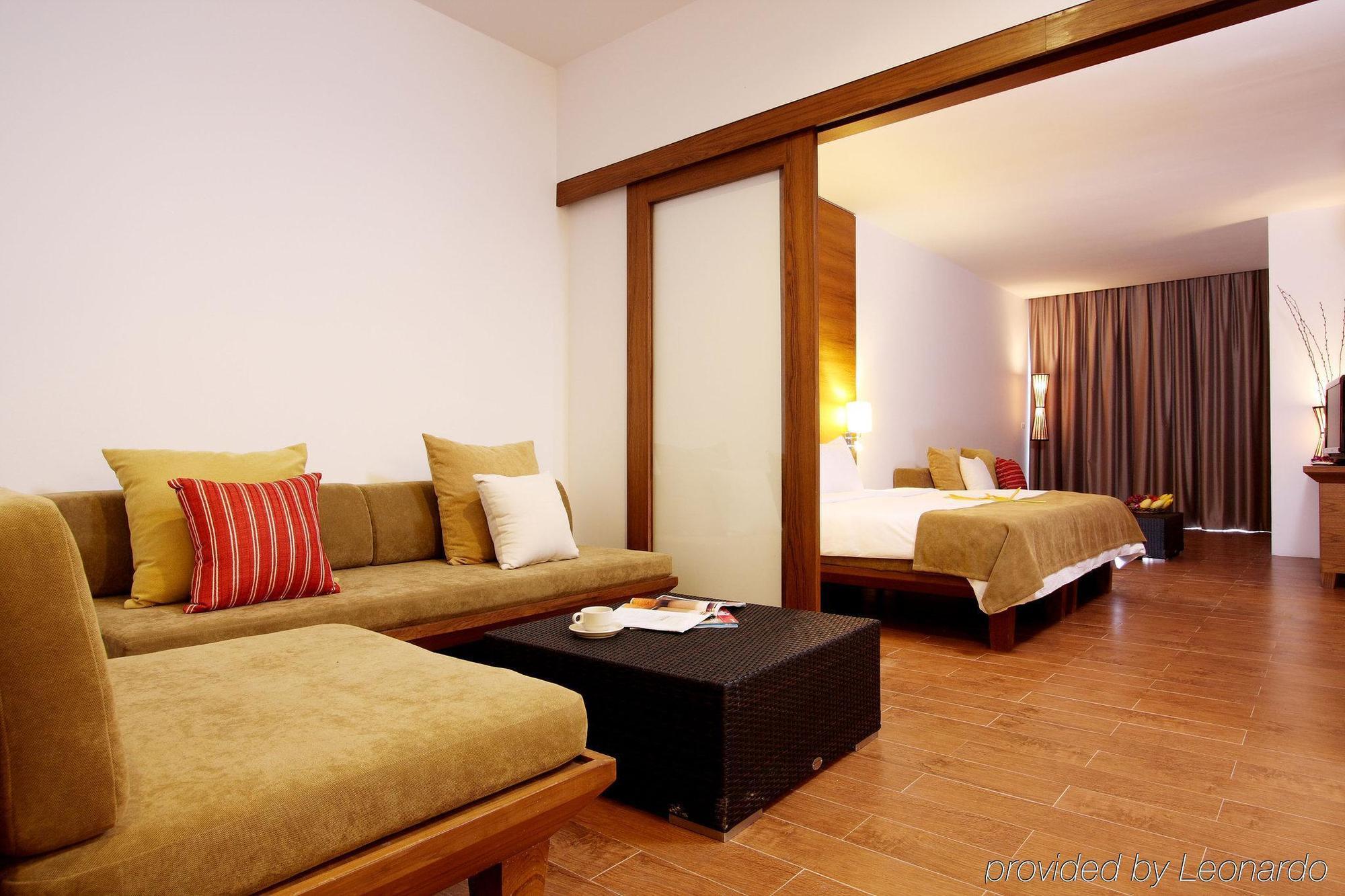 Kamala Beach Inn Phuket Extérieur photo