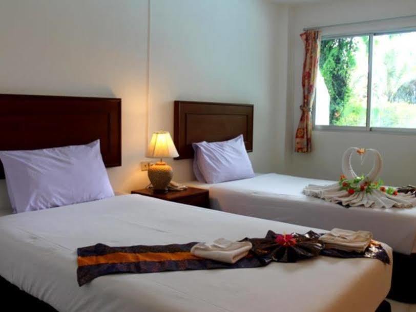 Kamala Beach Inn Phuket Extérieur photo
